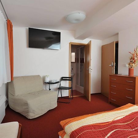 Habitat 16 Hotel Prague Exterior photo